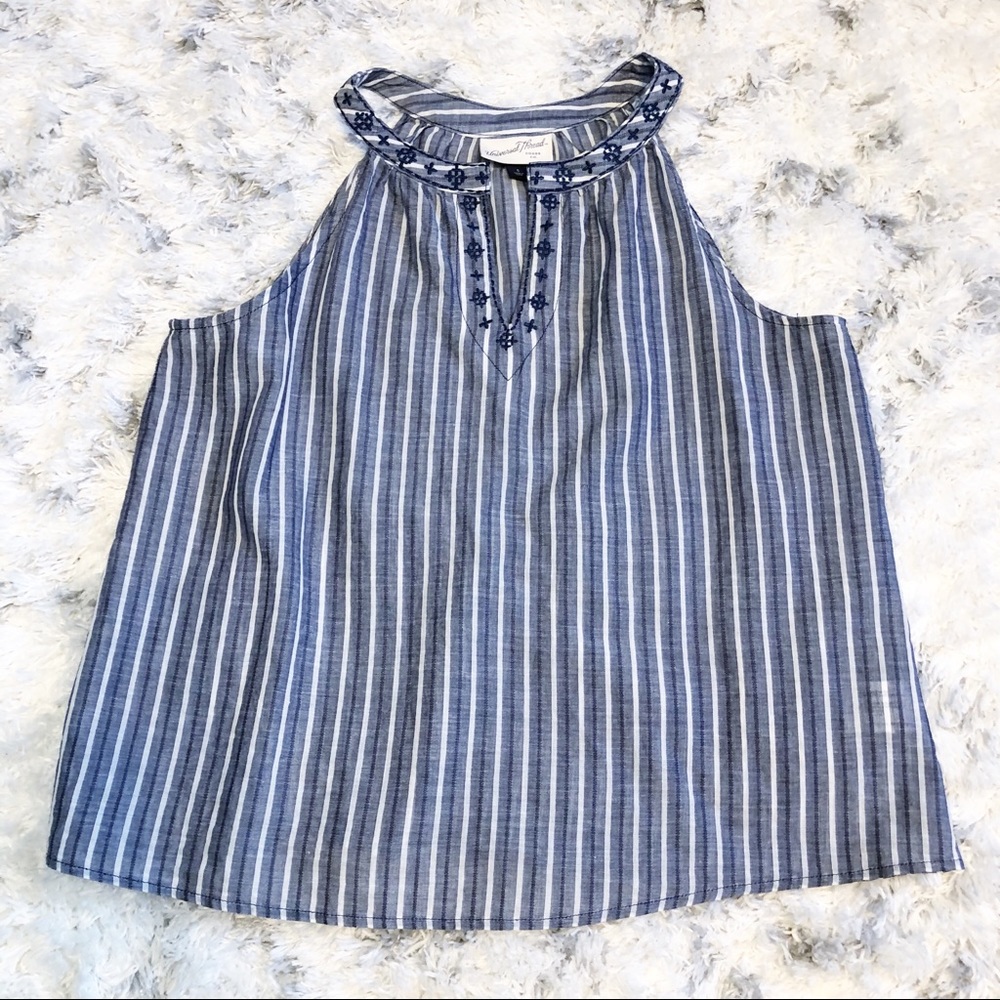 Universal Thread Embroidered Split Neck Tank - Picture 3 of 10